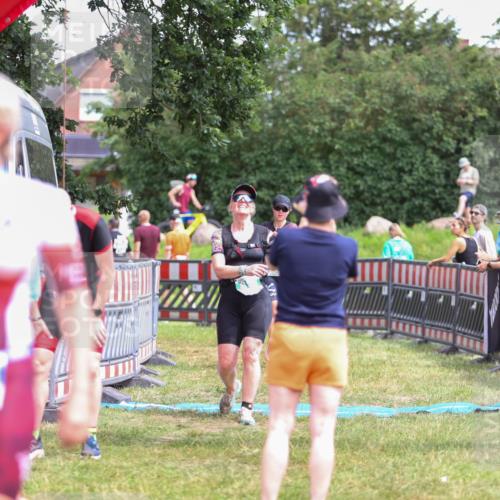 21.06.2026 - 29. Vierlanden-Triathlon Andreas Tolksdorf http://msf.ph/oto/9916016 21.06.2026 14:12:10 Ziel 48, 1083 meine-sportfotos.de