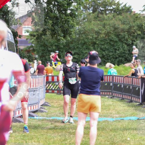 21.06.2026 - 29. Vierlanden-Triathlon Andreas Tolksdorf http://msf.ph/oto/9916018 21.06.2026 14:12:10 Ziel 48, 1083 meine-sportfotos.de