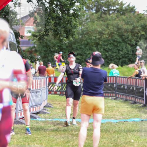 21.06.2026 - 29. Vierlanden-Triathlon Andreas Tolksdorf http://msf.ph/oto/9916020 21.06.2026 14:12:11 Ziel 48, 1083 meine-sportfotos.de