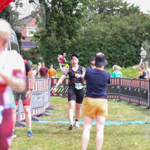 21.06.2026 - 29. Vierlanden-Triathlon Andreas Tolksdorf http://msf.ph/oto/9916021 21.06.2026 14:12:11 Ziel 48, 1083 meine-sportfotos.de