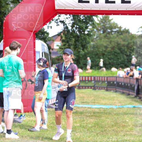 21.06.2026 - 29. Vierlanden-Triathlon Andreas Tolksdorf http://msf.ph/oto/9916028 21.06.2026 14:12:28 Ziel  meine-sportfotos.de