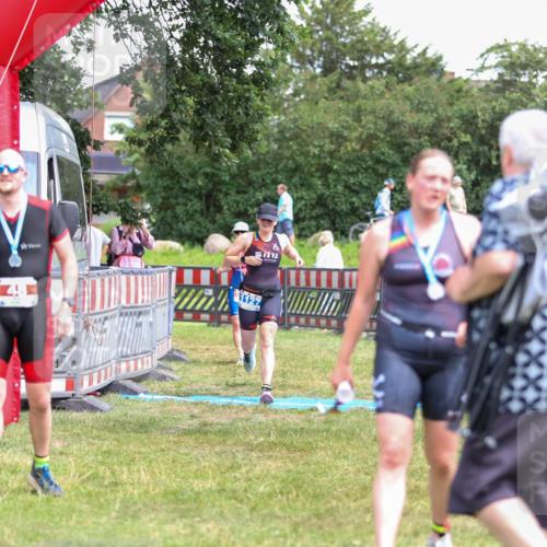 21.06.2026 - 29. Vierlanden-Triathlon Andreas Tolksdorf http://msf.ph/oto/9916037 21.06.2026 14:12:46 Ziel 233, 1127, 1134, 1146 meine-sportfotos.de
