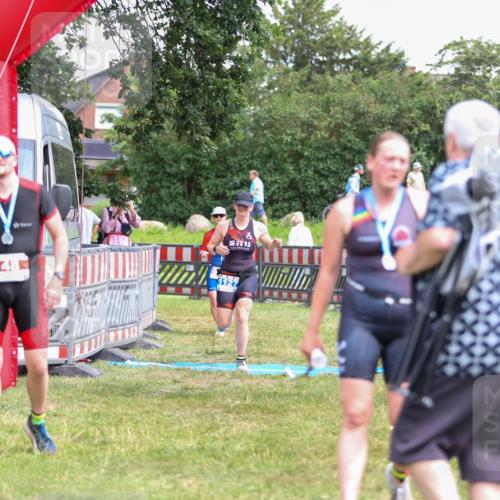 21.06.2026 - 29. Vierlanden-Triathlon Andreas Tolksdorf http://msf.ph/oto/9916038 21.06.2026 14:12:46 Ziel 233, 1127, 1134, 1146 meine-sportfotos.de
