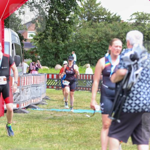 21.06.2026 - 29. Vierlanden-Triathlon Andreas Tolksdorf http://msf.ph/oto/9916040 21.06.2026 14:12:46 Ziel 233, 1127, 1134, 1146 meine-sportfotos.de
