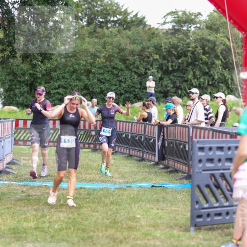21.06.2026 - 29. Vierlanden-Triathlon Andreas Tolksdorf http://msf.ph/oto/9916113 21.06.2026 14:14:07 Ziel 1112, 1114, 1139, 1161 meine-sportfotos.de