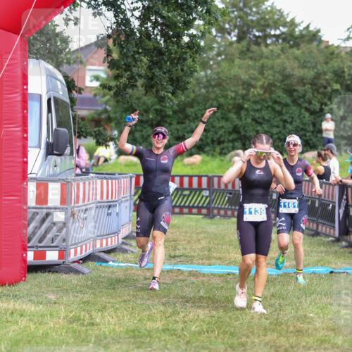 21.06.2026 - 29. Vierlanden-Triathlon Andreas Tolksdorf http://msf.ph/oto/9916119 21.06.2026 14:14:09 Ziel 1112, 1114, 1139, 1157, 1161 meine-sportfotos.de