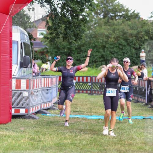 21.06.2026 - 29. Vierlanden-Triathlon Andreas Tolksdorf http://msf.ph/oto/9916120 21.06.2026 14:14:09 Ziel 1112, 1114, 1139, 1157, 1161 meine-sportfotos.de