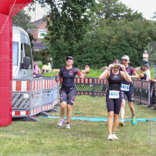 21.06.2026 - 29. Vierlanden-Triathlon Andreas Tolksdorf http://msf.ph/oto/9916122 21.06.2026 14:14:09 Ziel 1112, 1114, 1139, 1157, 1161 meine-sportfotos.de