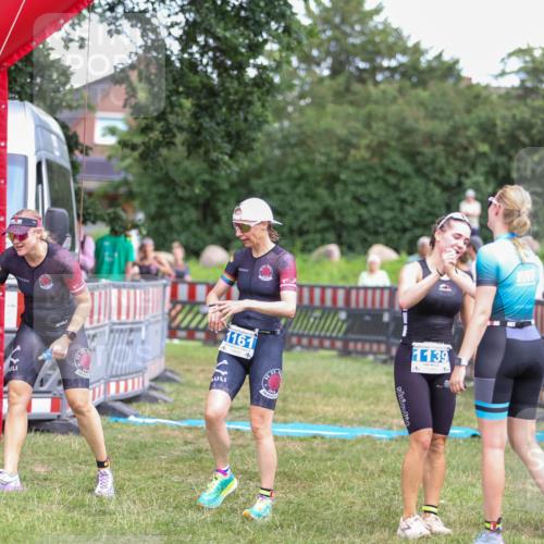 21.06.2026 - 29. Vierlanden-Triathlon Andreas Tolksdorf http://msf.ph/oto/9916127 21.06.2026 14:14:11 Ziel 1112, 1114, 1157, 1161 meine-sportfotos.de