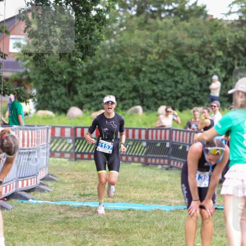 21.06.2026 - 29. Vierlanden-Triathlon Andreas Tolksdorf http://msf.ph/oto/9916142 21.06.2026 14:14:19 Ziel 1114, 1157 meine-sportfotos.de