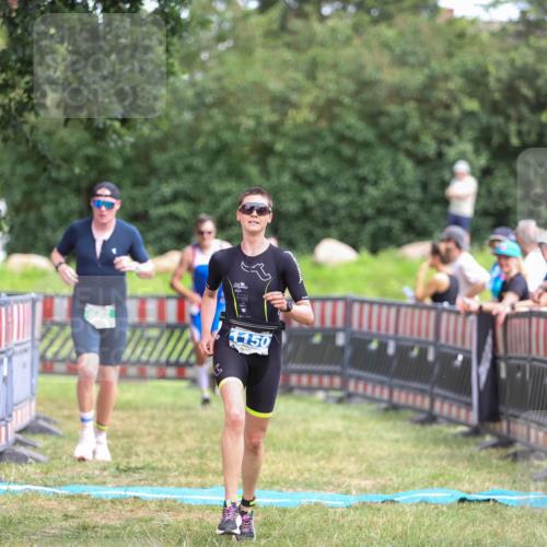 21.06.2026 - 29. Vierlanden-Triathlon Andreas Tolksdorf http://msf.ph/oto/9916155 21.06.2026 14:15:25 Ziel 158, 662, 1150 meine-sportfotos.de
