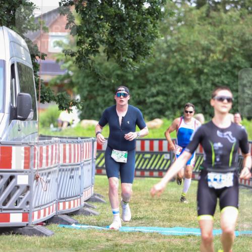 21.06.2026 - 29. Vierlanden-Triathlon Andreas Tolksdorf http://msf.ph/oto/9916160 21.06.2026 14:15:26 Ziel 158, 662, 1150 meine-sportfotos.de