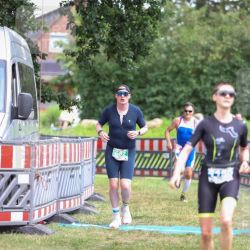 21.06.2026 - 29. Vierlanden-Triathlon Andreas Tolksdorf http://msf.ph/oto/9916161 21.06.2026 14:15:26 Ziel 158, 662, 1150 meine-sportfotos.de