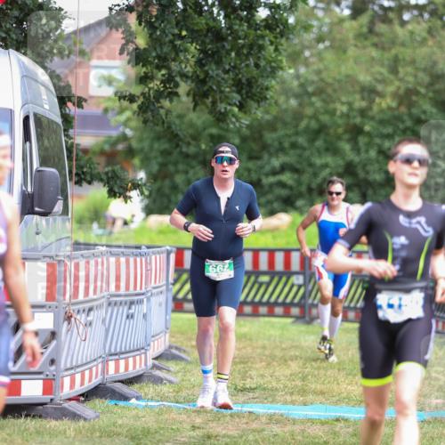 21.06.2026 - 29. Vierlanden-Triathlon Andreas Tolksdorf http://msf.ph/oto/9916163 21.06.2026 14:15:26 Ziel 158, 662, 1150 meine-sportfotos.de
