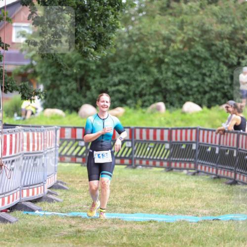 21.06.2026 - 29. Vierlanden-Triathlon Andreas Tolksdorf http://msf.ph/oto/9916177 21.06.2026 14:16:07 Ziel 232, 1138 meine-sportfotos.de
