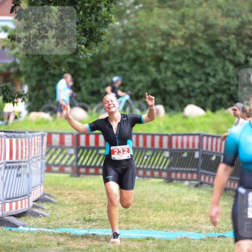 21.06.2026 - 29. Vierlanden-Triathlon Andreas Tolksdorf http://msf.ph/oto/9916195 21.06.2026 14:16:14 Ziel 232 meine-sportfotos.de