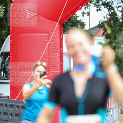 21.06.2026 - 29. Vierlanden-Triathlon Andreas Tolksdorf http://msf.ph/oto/9916202 21.06.2026 14:16:25 Ziel 1147 meine-sportfotos.de