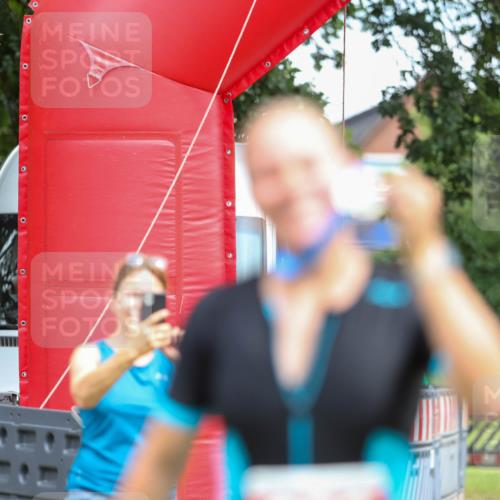 21.06.2026 - 29. Vierlanden-Triathlon Andreas Tolksdorf http://msf.ph/oto/9916204 21.06.2026 14:16:25 Ziel 1147 meine-sportfotos.de