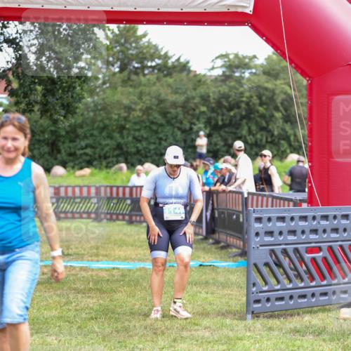 21.06.2026 - 29. Vierlanden-Triathlon Andreas Tolksdorf http://msf.ph/oto/9916216 21.06.2026 14:16:30 Ziel 830, 1144, 1147 meine-sportfotos.de