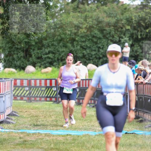 21.06.2026 - 29. Vierlanden-Triathlon Andreas Tolksdorf http://msf.ph/oto/9916221 21.06.2026 14:16:36 Ziel 830, 1144 meine-sportfotos.de
