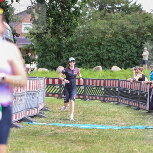 21.06.2026 - 29. Vierlanden-Triathlon Andreas Tolksdorf http://msf.ph/oto/9916238 21.06.2026 14:16:48 Ziel 1111 meine-sportfotos.de