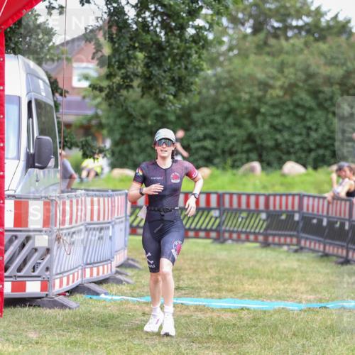 21.06.2026 - 29. Vierlanden-Triathlon Andreas Tolksdorf http://msf.ph/oto/9916250 21.06.2026 14:16:50 Ziel 1111 meine-sportfotos.de