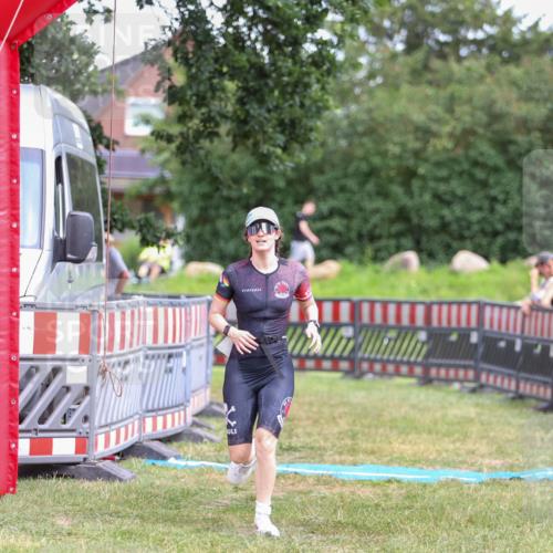 21.06.2026 - 29. Vierlanden-Triathlon Andreas Tolksdorf http://msf.ph/oto/9916254 21.06.2026 14:16:50 Ziel 1111 meine-sportfotos.de