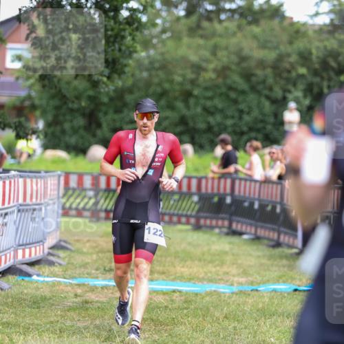 21.06.2026 - 29. Vierlanden-Triathlon Andreas Tolksdorf http://msf.ph/oto/9916255 21.06.2026 14:17:04 Ziel 850, 1129, 1155, 1220 meine-sportfotos.de