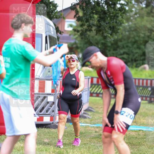 21.06.2026 - 29. Vierlanden-Triathlon Andreas Tolksdorf http://msf.ph/oto/9916271 21.06.2026 14:17:08 Ziel 89, 850, 1129, 1155, 1173 meine-sportfotos.de