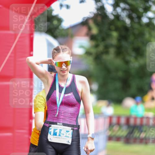 21.06.2026 - 29. Vierlanden-Triathlon Andreas Tolksdorf http://msf.ph/oto/9916292 21.06.2026 14:18:01 Ziel  meine-sportfotos.de