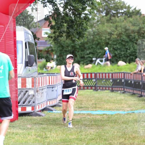 21.06.2026 - 29. Vierlanden-Triathlon Andreas Tolksdorf http://msf.ph/oto/9916323 21.06.2026 14:18:32 Ziel 1110 meine-sportfotos.de