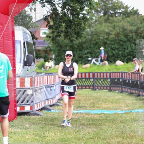 21.06.2026 - 29. Vierlanden-Triathlon Andreas Tolksdorf http://msf.ph/oto/9916327 21.06.2026 14:18:32 Ziel 1110 meine-sportfotos.de