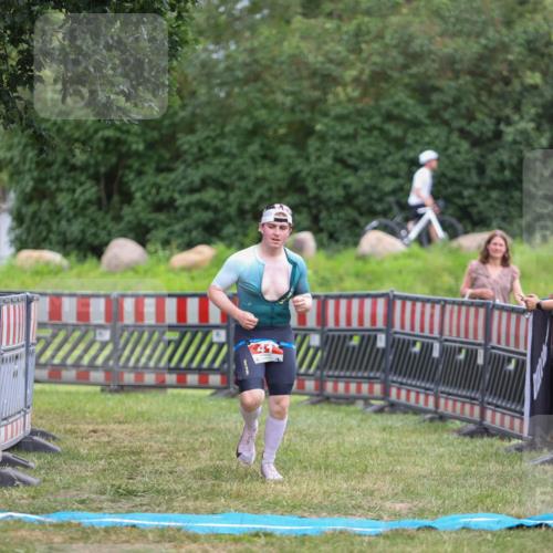 21.06.2026 - 29. Vierlanden-Triathlon Andreas Tolksdorf http://msf.ph/oto/9916330 21.06.2026 14:29:35 Ziel 41, 1186 meine-sportfotos.de