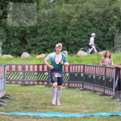 21.06.2026 - 29. Vierlanden-Triathlon Andreas Tolksdorf http://msf.ph/oto/9916331 21.06.2026 14:29:35 Ziel 41, 1186 meine-sportfotos.de