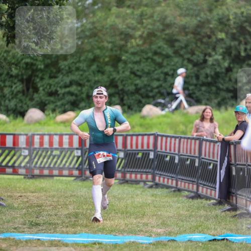 21.06.2026 - 29. Vierlanden-Triathlon Andreas Tolksdorf http://msf.ph/oto/9916334 21.06.2026 14:29:35 Ziel 41, 1186 meine-sportfotos.de