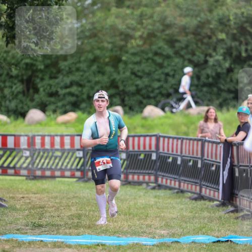 21.06.2026 - 29. Vierlanden-Triathlon Andreas Tolksdorf http://msf.ph/oto/9916337 21.06.2026 14:29:36 Ziel 41, 1186 meine-sportfotos.de