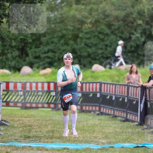 21.06.2026 - 29. Vierlanden-Triathlon Andreas Tolksdorf http://msf.ph/oto/9916338 21.06.2026 14:29:36 Ziel 41, 1186 meine-sportfotos.de