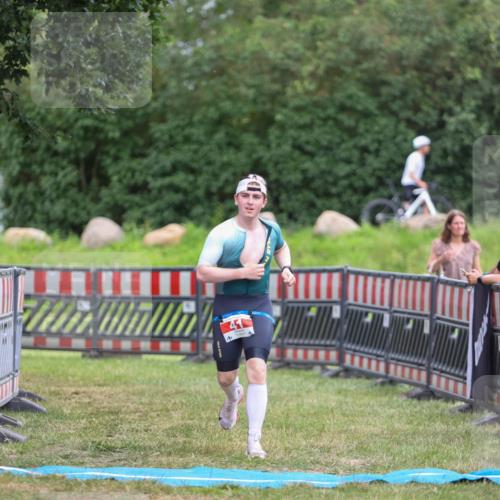 21.06.2026 - 29. Vierlanden-Triathlon Andreas Tolksdorf http://msf.ph/oto/9916339 21.06.2026 14:29:36 Ziel 41, 1186 meine-sportfotos.de