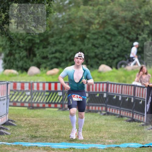 21.06.2026 - 29. Vierlanden-Triathlon Andreas Tolksdorf http://msf.ph/oto/9916341 21.06.2026 14:29:36 Ziel 41, 1186 meine-sportfotos.de
