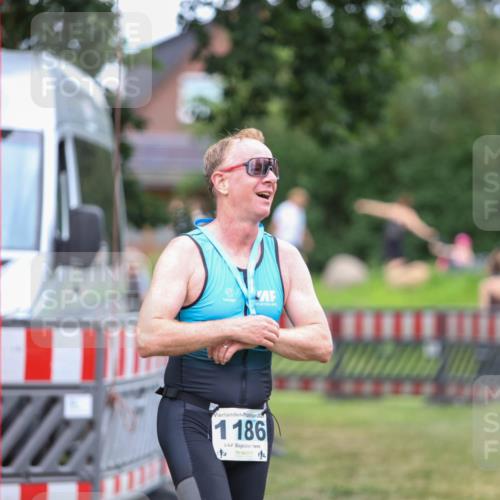 21.06.2026 - 29. Vierlanden-Triathlon Andreas Tolksdorf http://msf.ph/oto/9916343 21.06.2026 14:29:51 Ziel 1186 meine-sportfotos.de