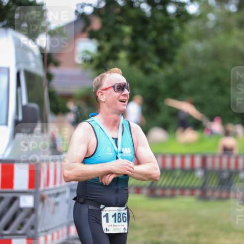 21.06.2026 - 29. Vierlanden-Triathlon Andreas Tolksdorf http://msf.ph/oto/9916345 21.06.2026 14:29:51 Ziel 1186 meine-sportfotos.de