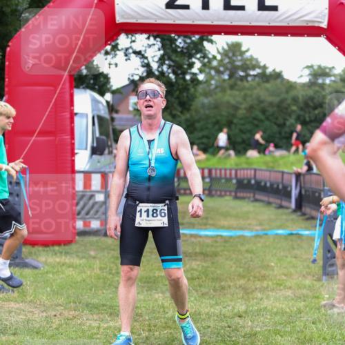 21.06.2026 - 29. Vierlanden-Triathlon Andreas Tolksdorf http://msf.ph/oto/9916348 21.06.2026 14:29:54 Ziel 1152 meine-sportfotos.de