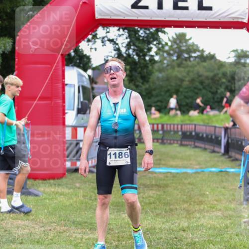 21.06.2026 - 29. Vierlanden-Triathlon Andreas Tolksdorf http://msf.ph/oto/9916350 21.06.2026 14:29:54 Ziel 1152 meine-sportfotos.de