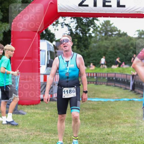 21.06.2026 - 29. Vierlanden-Triathlon Andreas Tolksdorf http://msf.ph/oto/9916352 21.06.2026 14:29:55 Ziel 1152 meine-sportfotos.de