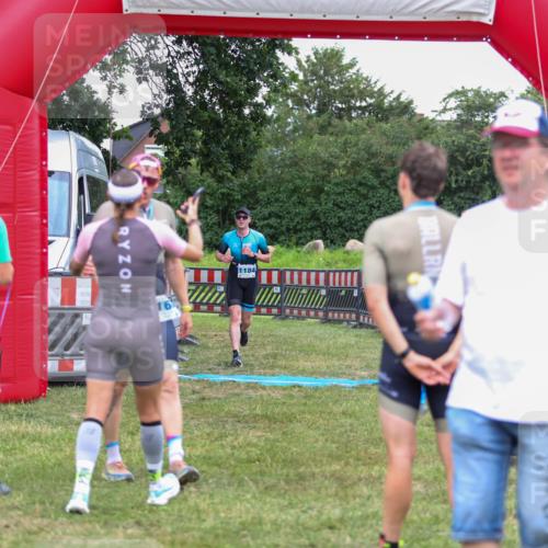 21.06.2026 - 29. Vierlanden-Triathlon Andreas Tolksdorf http://msf.ph/oto/9916361 21.06.2026 14:30:21 Ziel 1167, 1184 meine-sportfotos.de
