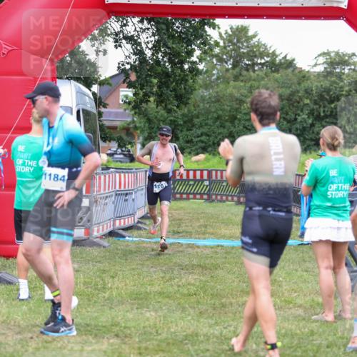 21.06.2026 - 29. Vierlanden-Triathlon Andreas Tolksdorf http://msf.ph/oto/9916382 21.06.2026 14:30:30 Ziel 1137, 1167 meine-sportfotos.de