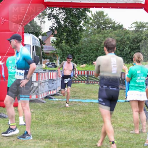 21.06.2026 - 29. Vierlanden-Triathlon Andreas Tolksdorf http://msf.ph/oto/9916384 21.06.2026 14:30:30 Ziel 1137, 1167 meine-sportfotos.de