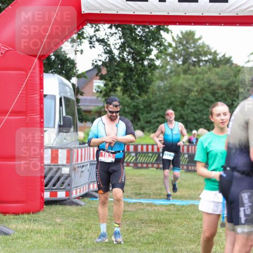 21.06.2026 - 29. Vierlanden-Triathlon Andreas Tolksdorf http://msf.ph/oto/9916417 21.06.2026 14:30:53 Ziel 183, 1180 meine-sportfotos.de