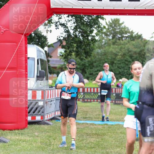 21.06.2026 - 29. Vierlanden-Triathlon Andreas Tolksdorf http://msf.ph/oto/9916420 21.06.2026 14:30:53 Ziel 183, 1180 meine-sportfotos.de