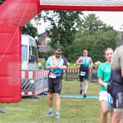 21.06.2026 - 29. Vierlanden-Triathlon Andreas Tolksdorf http://msf.ph/oto/9916422 21.06.2026 14:30:53 Ziel 183, 1180 meine-sportfotos.de